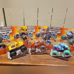 Monster Jam SERIES 3 Smash & Bash Truck Set